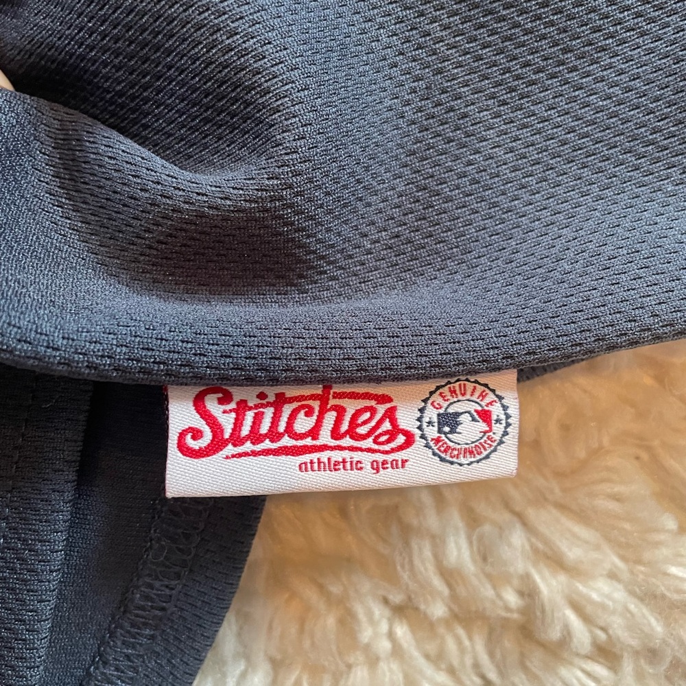 Youth Yankees Jersey - Picture 5 of 6